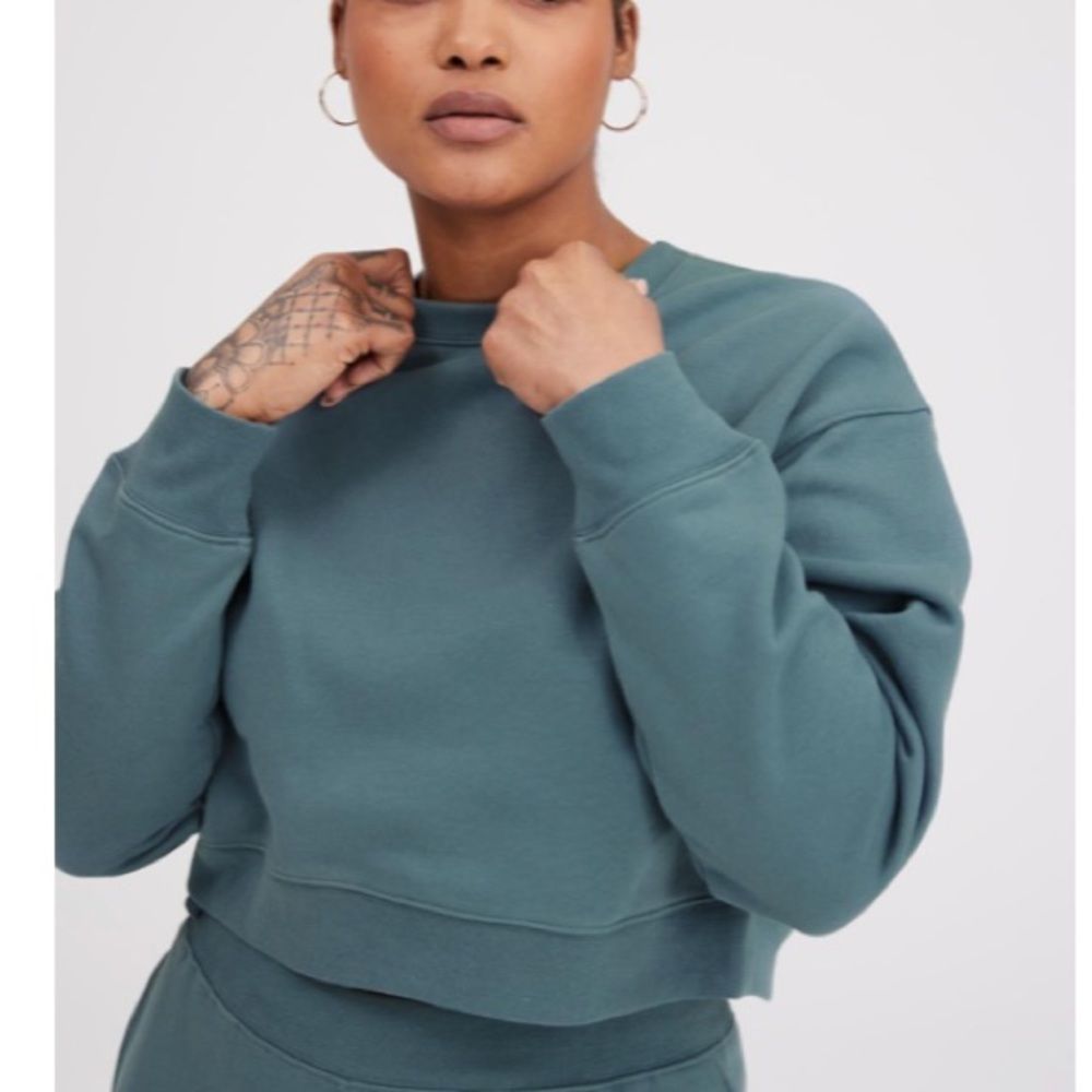 NWT Girlfriend Collective Lagoon 50/50 Cropped Sweatshirt, Large